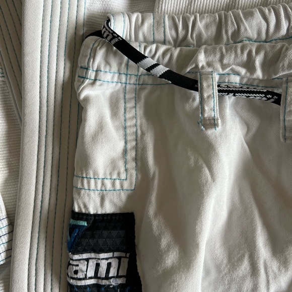 VGUC Tatami Ultralight jiujitsu gi size F2 (fits like F1) - Picture 4 of 4